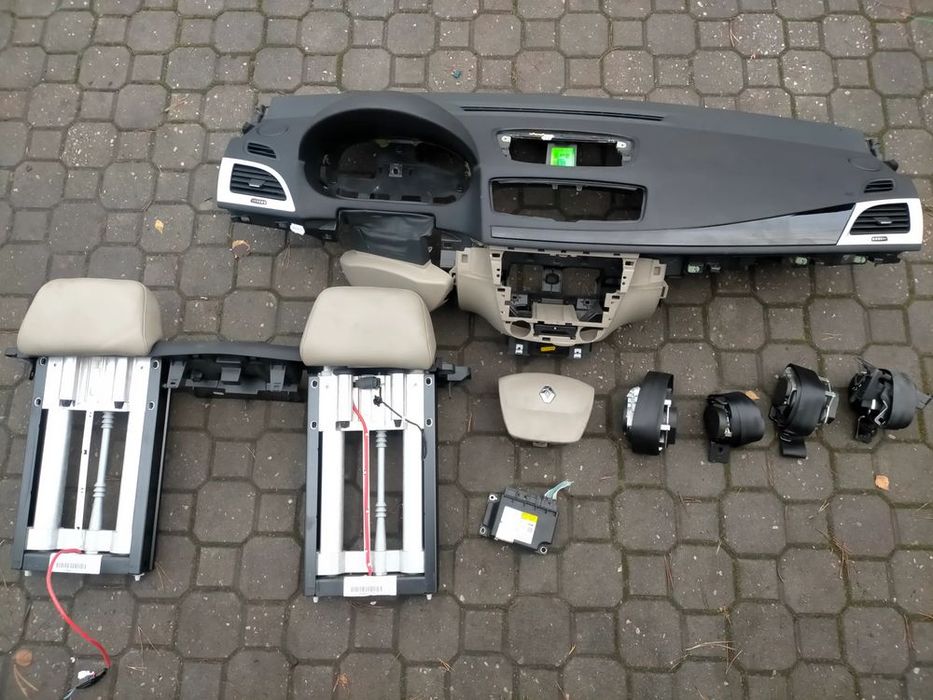deska rozdzielcza renault megane iii cc 08-13 komplet 4xpasy, 2xpoduszki, sterownik poduszek