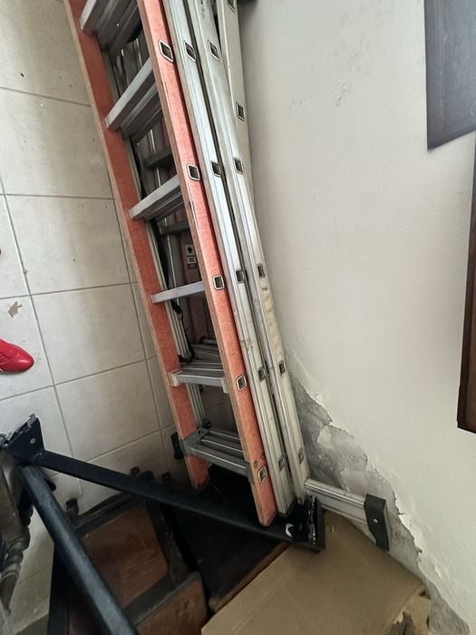 Escada Tripla Alumínio/Fibra