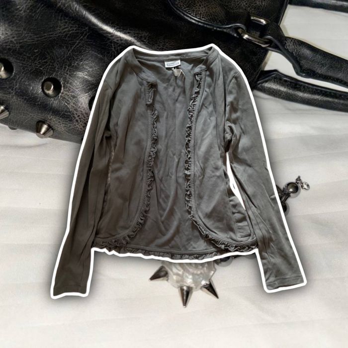 красивый лонгслив с рюшами xs s dark coquette bimbo 2000s y2k emo