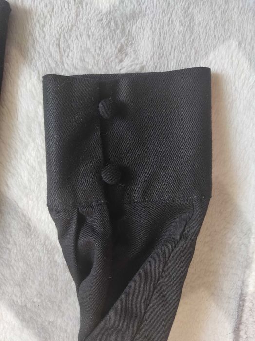 Czarna elegancka bluzka z długim rękawem