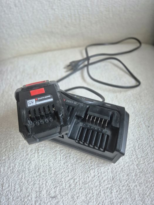 WURTH Ładowarka ALG 12/2 BASIC M-CUBE + bateria