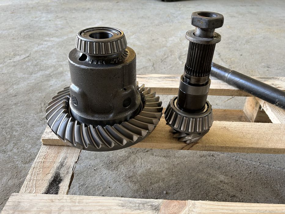 Liebherr A314, 2011 rok wklad mostu przełozenie 35:12 ZF kompletny