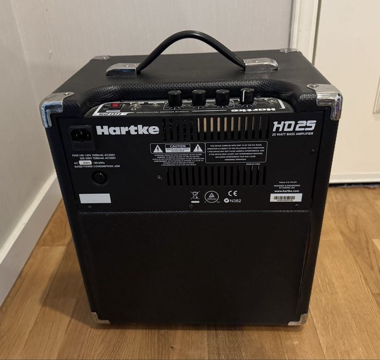 Hartke hd25 bass amp