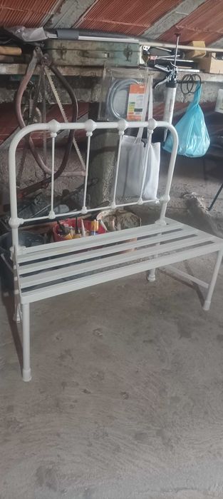 Bancos de jardim médios