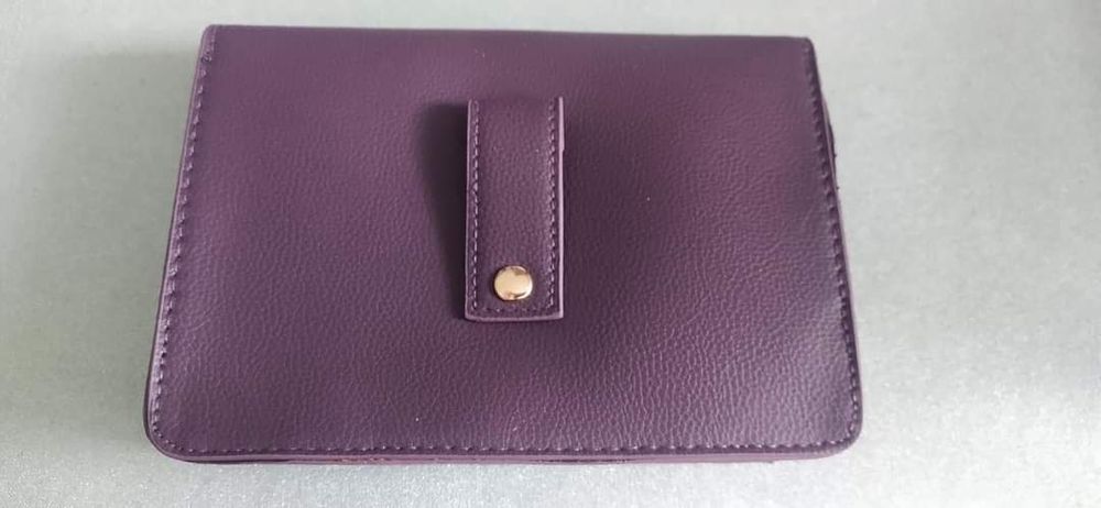 Hugo Boss elegancka mała torebka