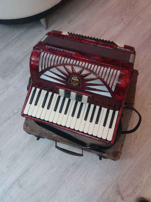 Acordeon royalstandard capella nr 0002 serie