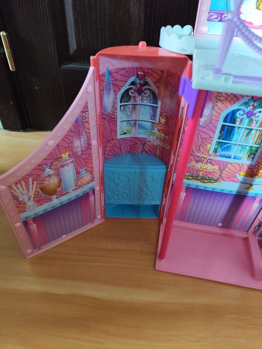 Składany domek zamej walizka dla Barbie Dreamtopia