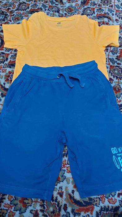 Calção e tshirt da H&M