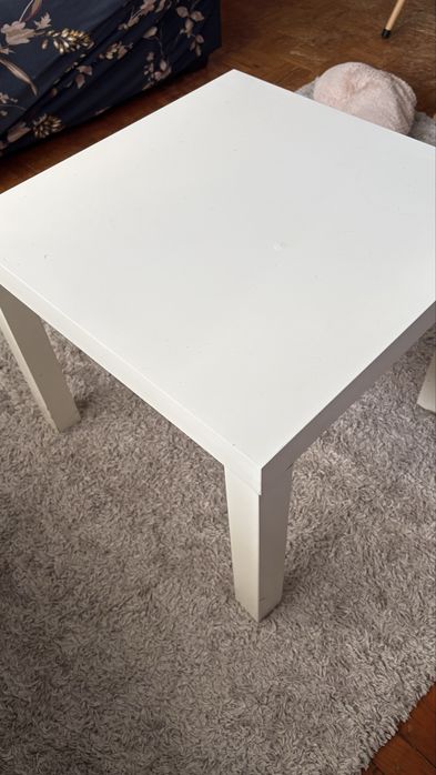 Mesa quadrada pequena Ikea
