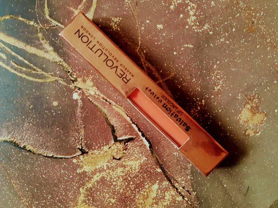 Make up Revolution lip lacqer matowa pomadka