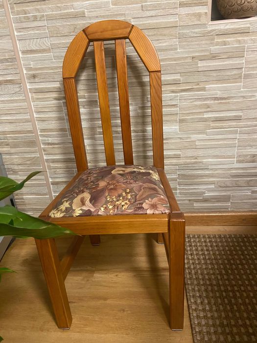 Mesa de jantar em Pinho francês maciço extensível com 6 cadeiras