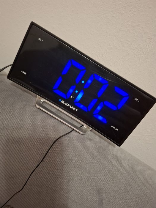 Zegar elektroniczny z budzikiem BLAUPUNKT