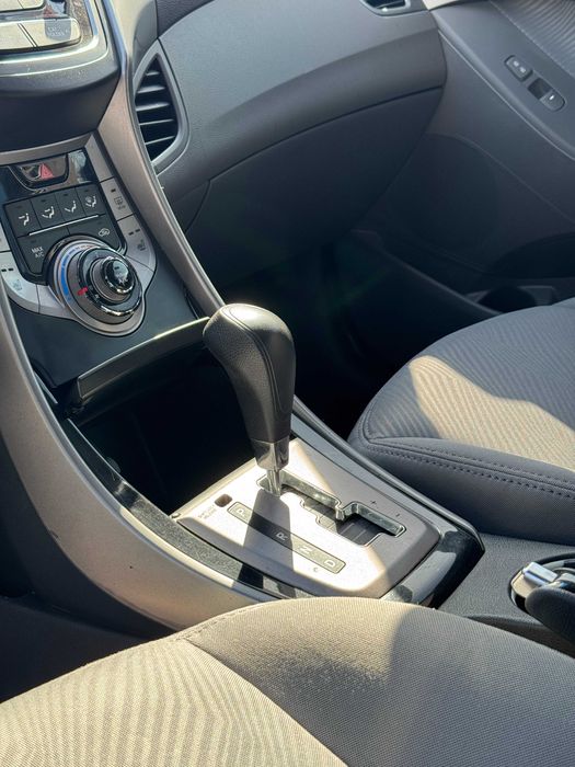 Продам Hyundai Elantra 2013 рік можлива розстрочка,кредит,обмін!