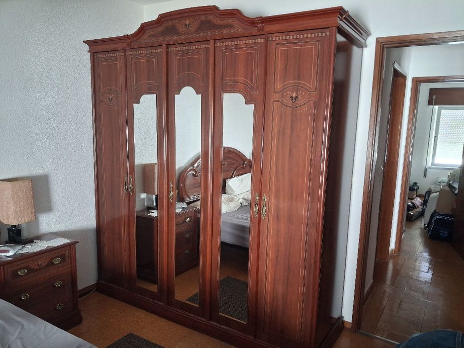 Roupeiro madeira maciça