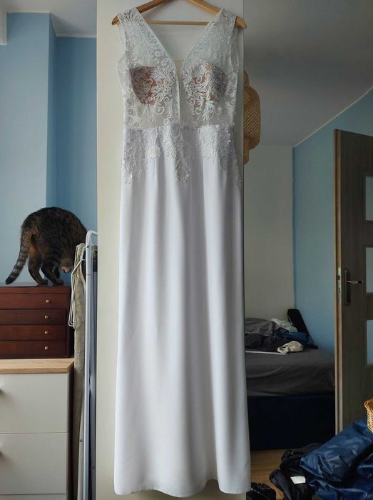 Suknia ślubna L/XL wraz z trenem