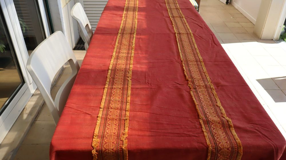 Tecido com largos  anos