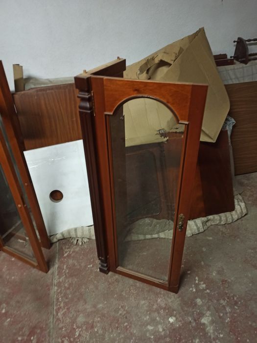 Vendo móvel cristaleira