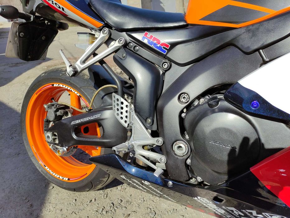 Honda CBR 1000RR  2005