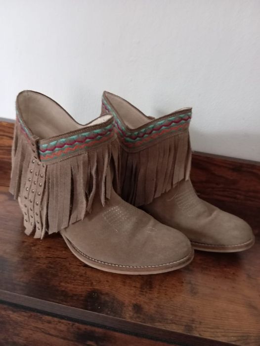 Buty damskie w stylu indiańskim r. 38