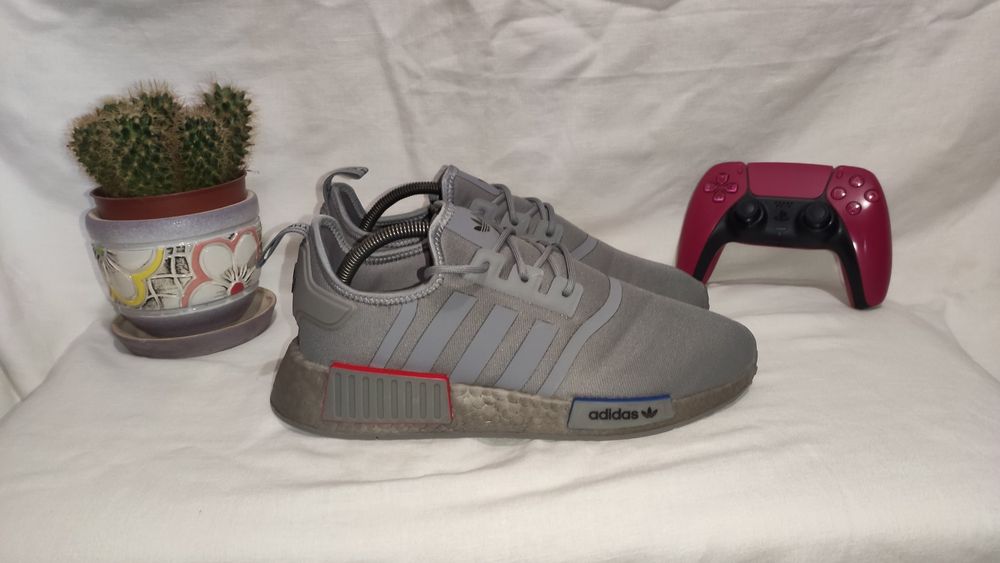 Чоловічі кросівки Adidas NMD R1.Розмір 42