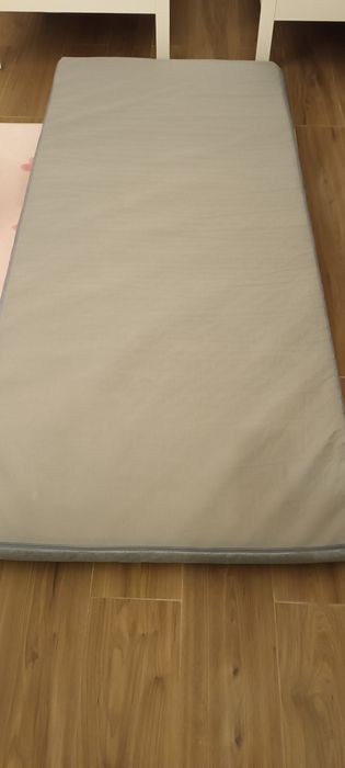 Colchão de solteiro  ikeia