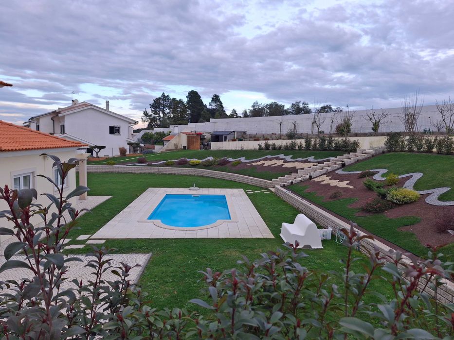 Moradia T4, em zona nobre e sossegada de Cantanhede