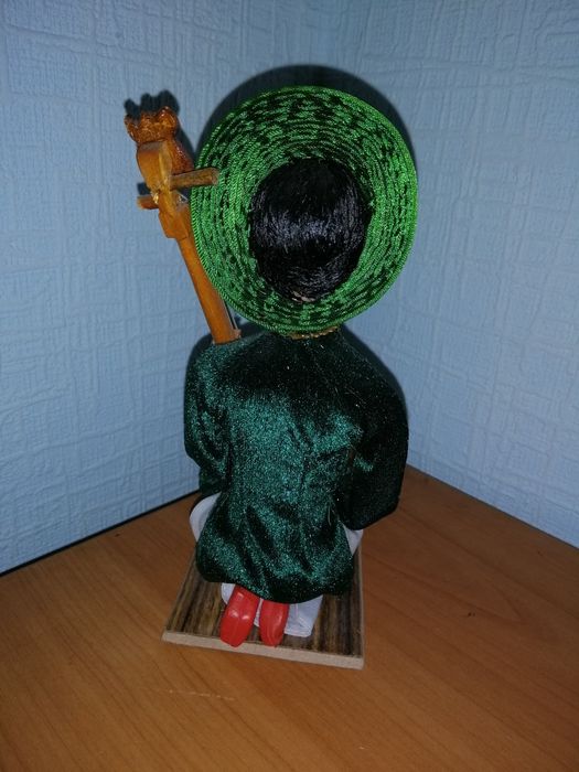 Куклы фарфор пластик для коллекции в национальных костюмах винтаж