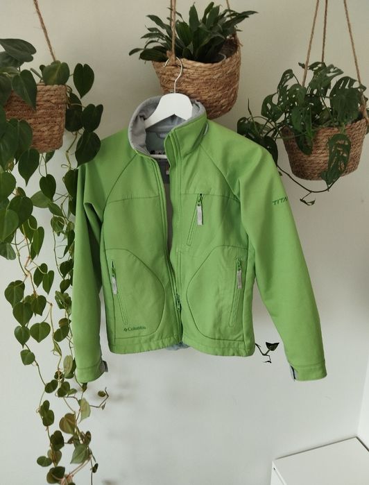 Damska kurtka sportowa, outdoorowa, zielona, softshell, przejściowa, w