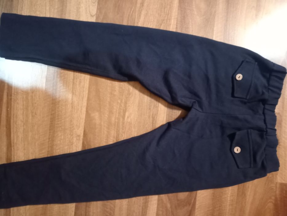 Stylowe spodnie granatowe dla chłopca 128/134
