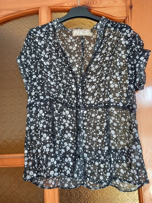 Zwiewna bluzeczka w kwiaty