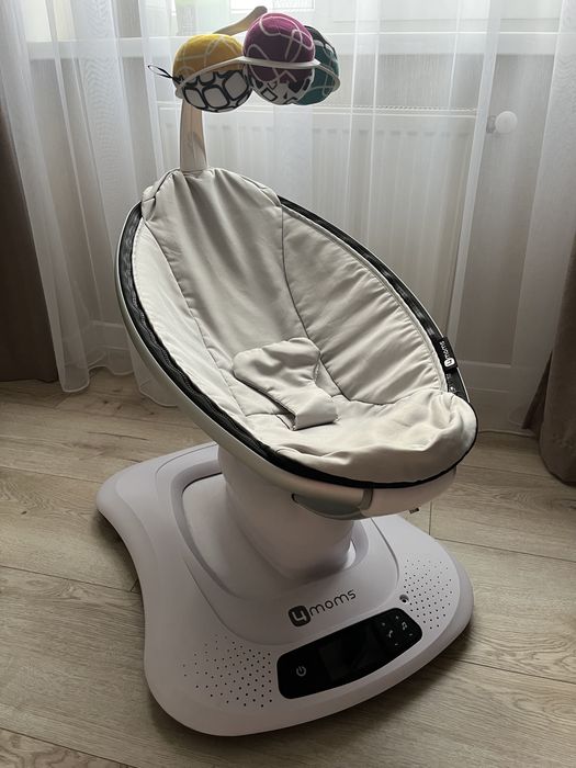 Заколисуючий центр 4moms mamaRoo 4.0