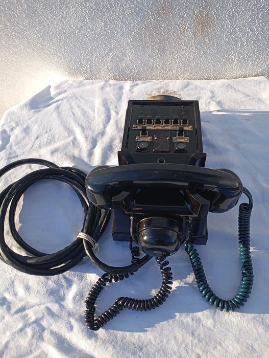 Telefone com caixa tipo central antigo