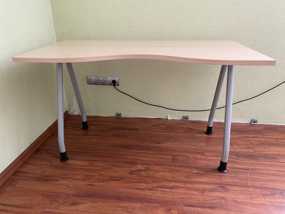 Стол офисный  письменный