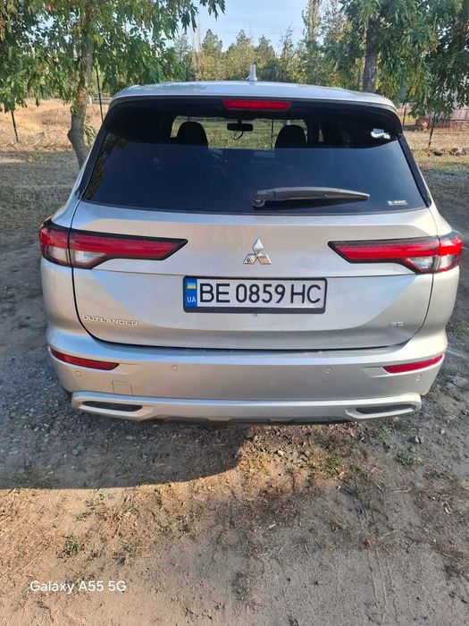 Продам машину Mitsubishi Outlander 2023 — SE,