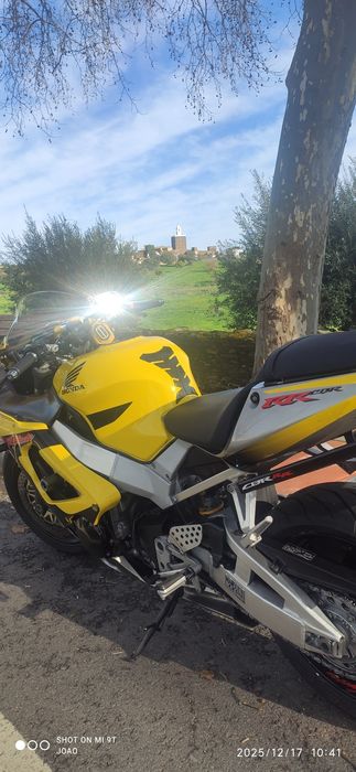 CBR 900 (929),-2001.