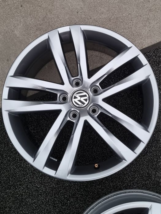 Felgi Alu 18" VW Golf VII VIII VI V Touran Caddy 5x112 SuperStan Orygi