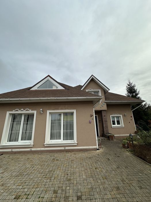 Оренда котеджу в Канадському селищі на 8 сотках