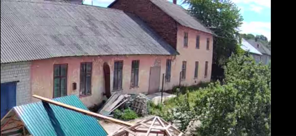 Гараж та складське приміщення