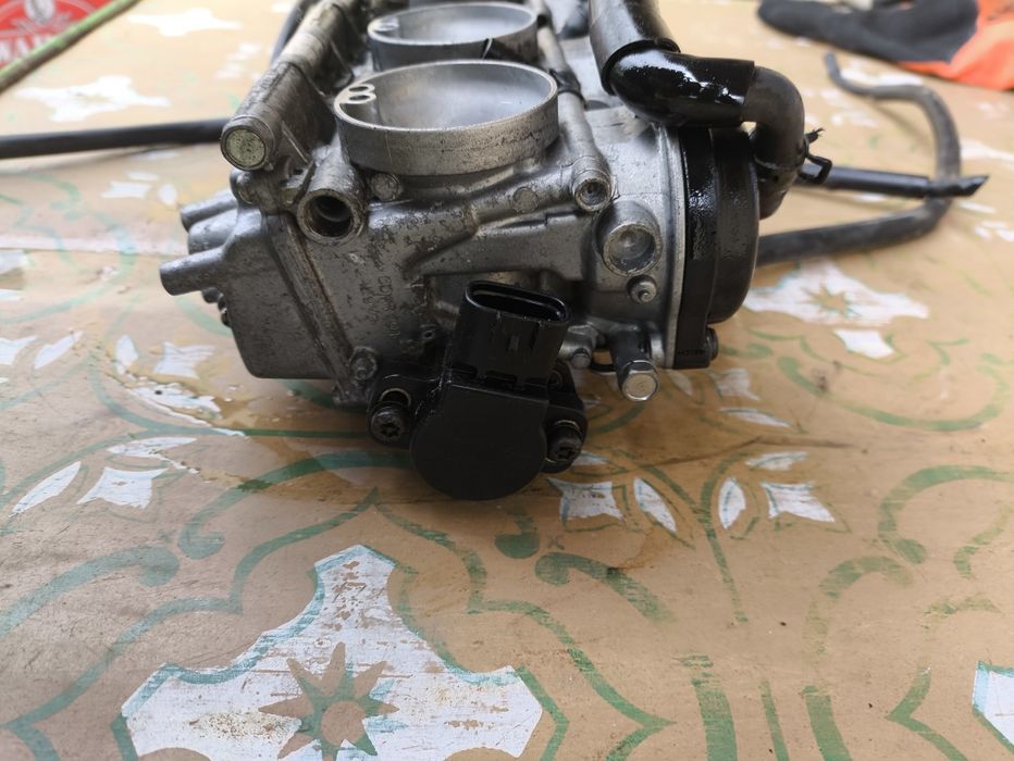 Yamaha fzs 600 gaźniki