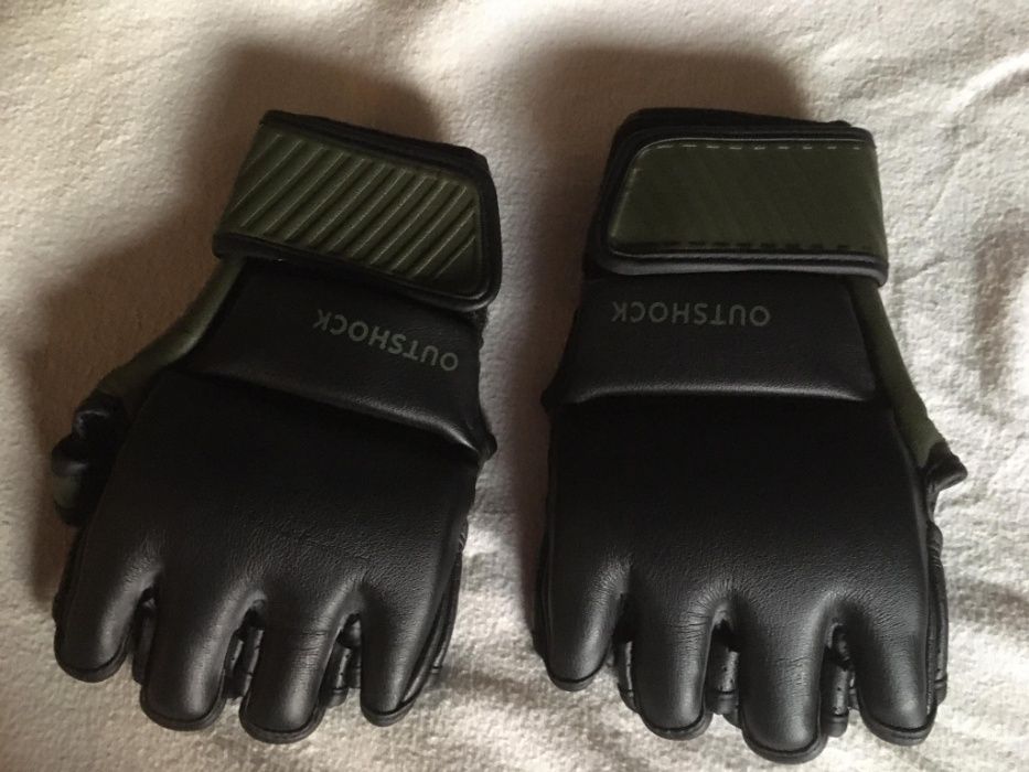 Luvas e goteira para box