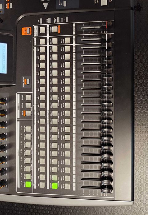Mesa digital de gravação Tascam 2488 neo C/Nova