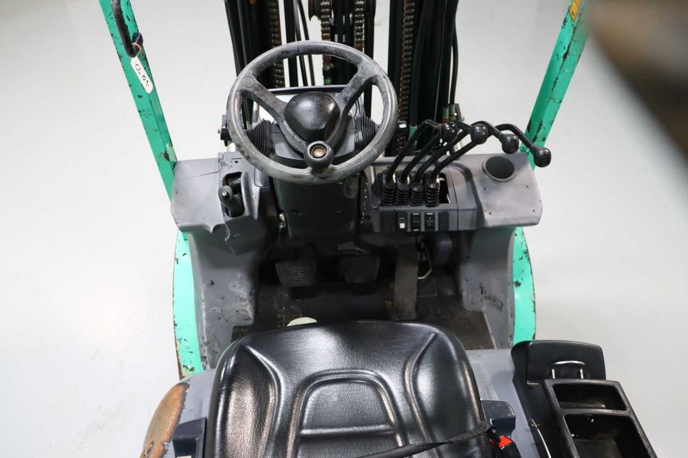 Empilhador mitsubishi 2500kg