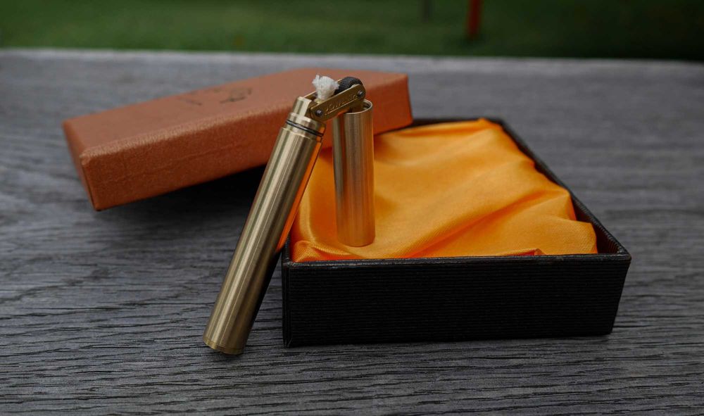 Isqueiro Desdobrável a Gasolina