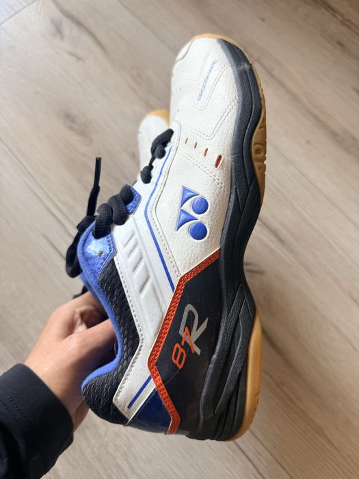 Buty halowe Yonex ErgoShape rozm. 41 – praktycznie nowe