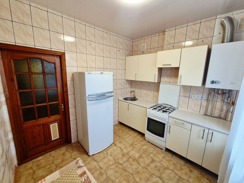 2 Кімнатна.В Центрі Біля Макдональдс