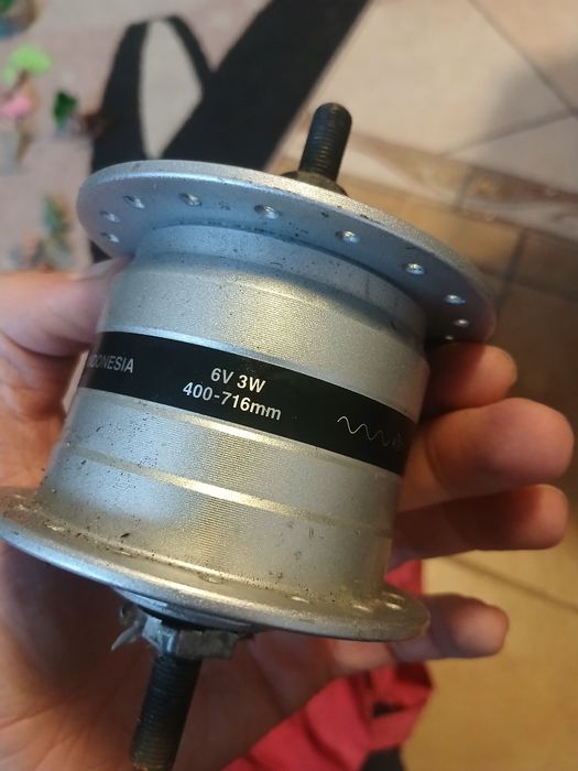 Prądnica rowerowa shimano,  dynamo w kole