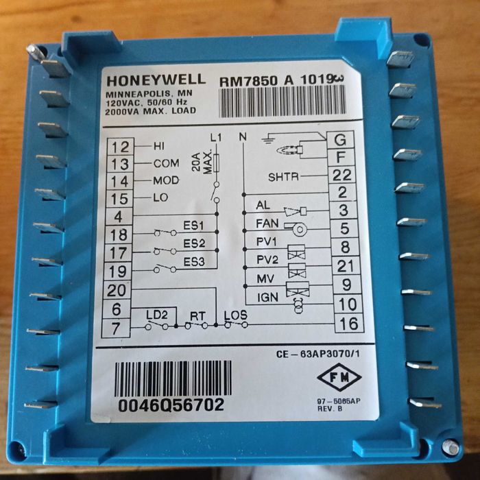 Zestaw Automat Palnikowy Honeywell RM 7850 + podstawa Q7800A1005 NOWY !