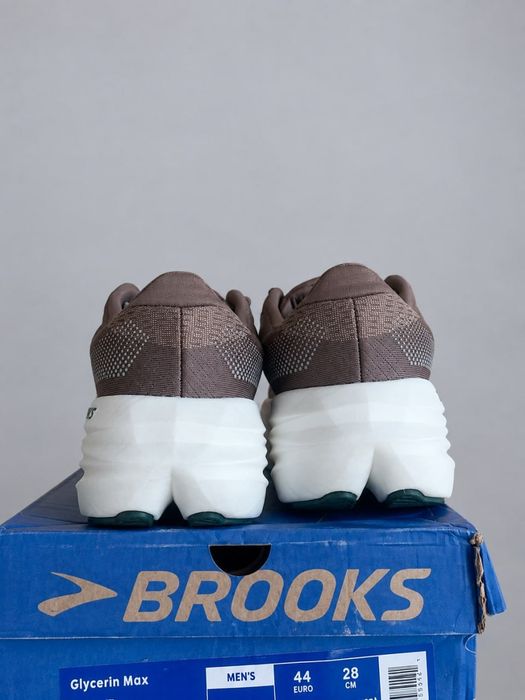 Кросівки Brooks 44 нові