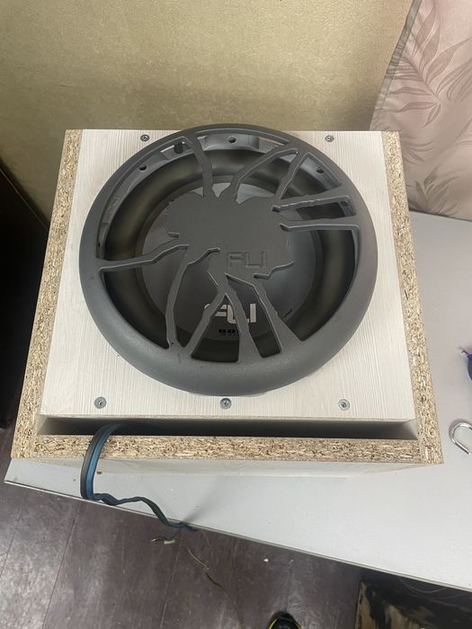 Fli 10 сабвуфер 800 watt + гриль