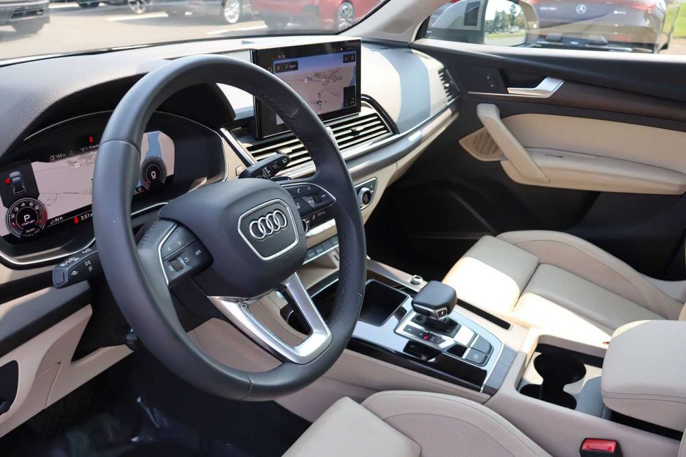 Audi Q5      2024